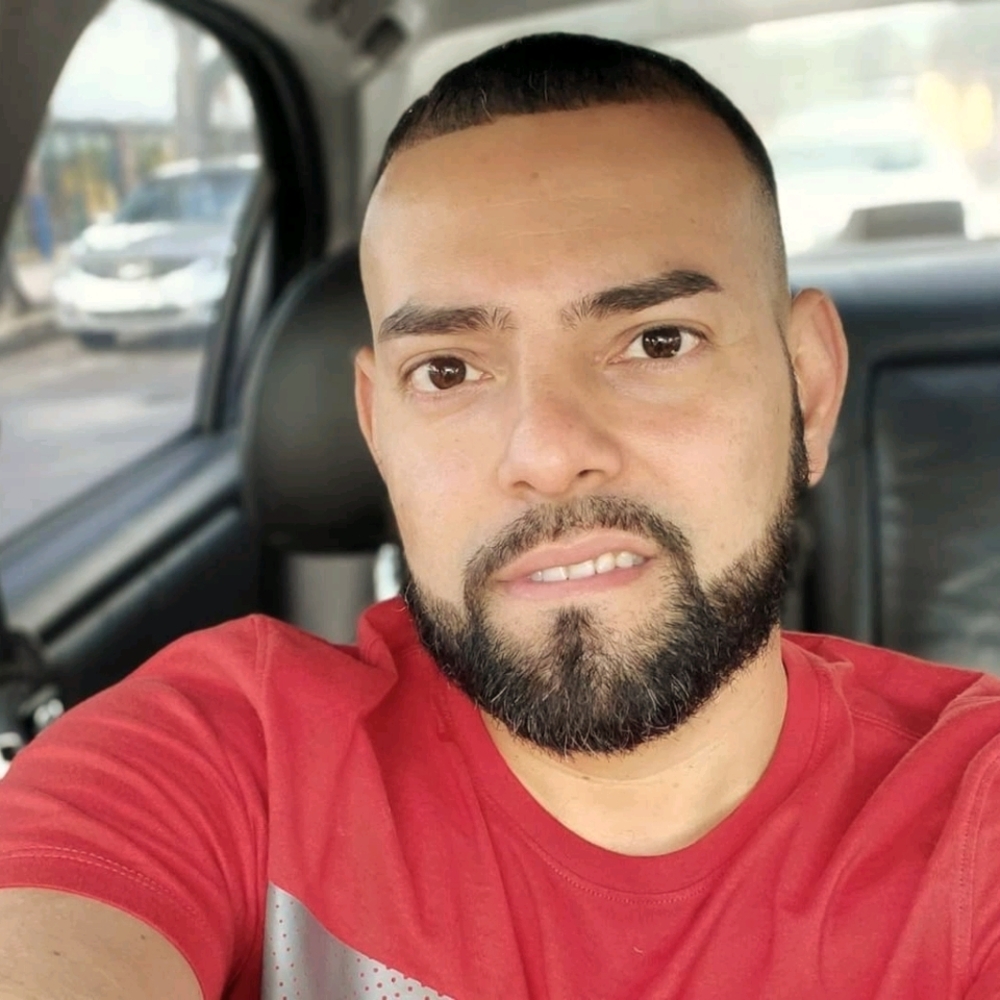 Meet your Posher, Denis